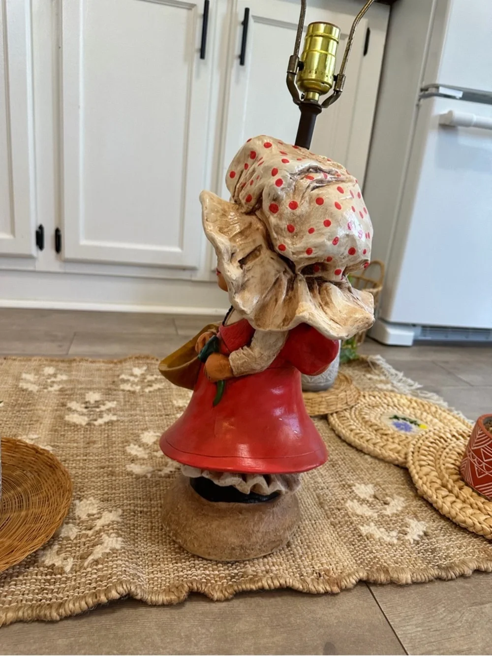 Vintage 1975 Ceramic Bonnet Girl table Lamp Holly Hobby Like Cottage Home Accent